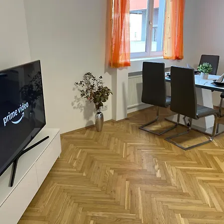 Zentrale Mit Parkplatz Apartment *