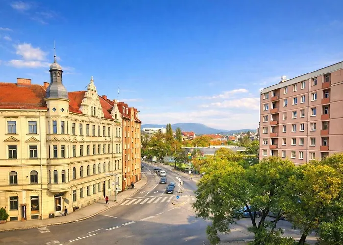 Family With Parking Γκρατς