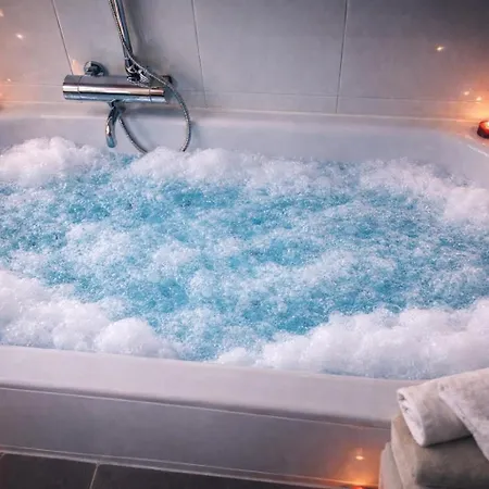 Апартаменты Family With Parking